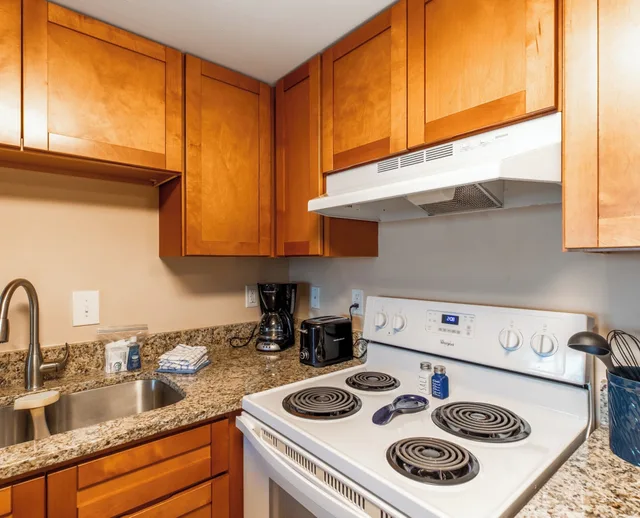 2 Bedrooms, Condo, Standard, 2 Double Beds, King Bed, Bay View, Sofa, Balcony، Bay Club Resort 10/10