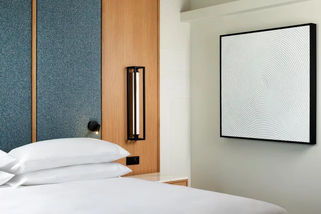 1 Bedroom, Suite, King Bed, Resort View, Sofa, Balcony, Club Lounge Access، Algarve Marriott Salgados Golf Resort & Conference Center 6/10