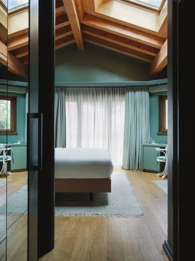 غرفة بسرير كينج بإطلالة، Parkhotel Beau-Site 7/10
