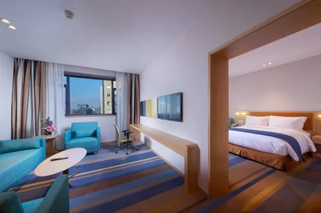 جناح بسرير كينج بغرفة نوم واحدة، Holiday Inn Express Shanghai Zhenping 1/3