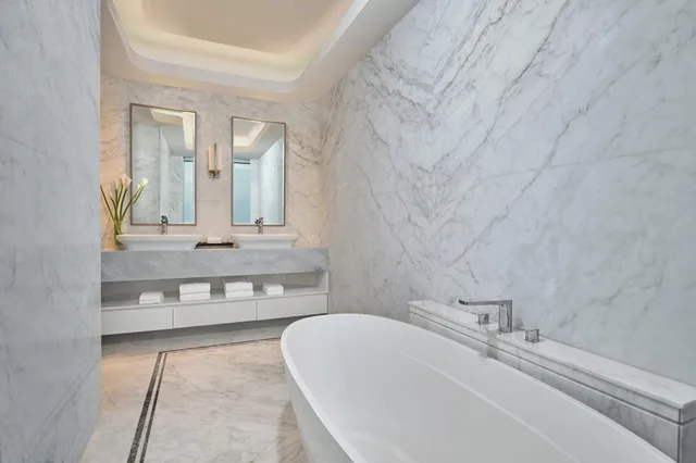 جناح غراند بسرير كينج، The Westin Surabaya 3/3