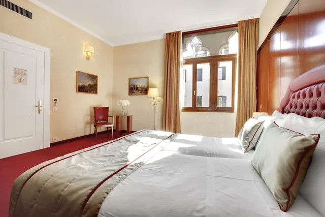 غرفة ديلوكس بسريرين منفصلين، DONA PALACE 1/4