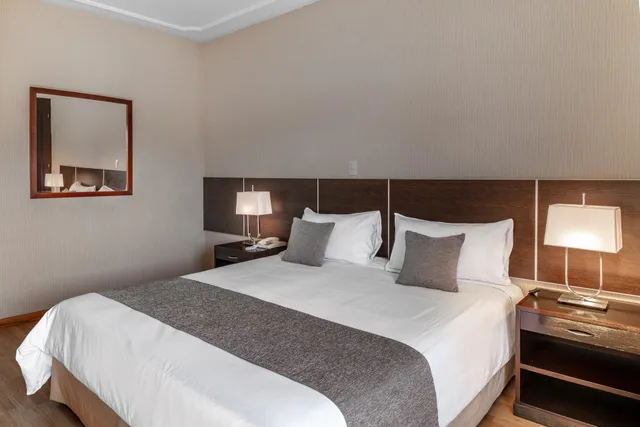 غرفة ديلوكس بسرير مزدوج بإطلالة، Ramada Plaza by Wyndham Tucuman 2/5