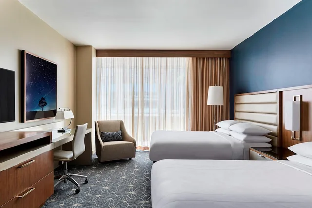 غرفة كلوب بسريرين كوين لذوي الإعاقة، MARRIOTT MARQUIS HOUSTON 4/8