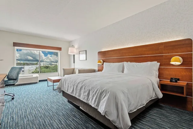 جناح عائلي بسرير كينج وسرير بطابقين مع أريكة، Holiday Inn Express Suites Orlando Lk Buena Vista Area 2/10
