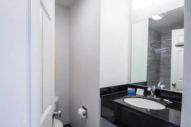 غرفة بسرير كينج، Motel 6 Monterey Downtown 10/10