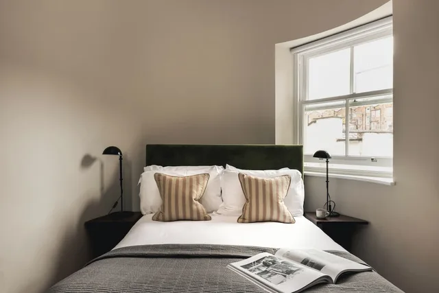 Room, 2 Double Beds, 3 Double Beds, Native Hyde Park 5/9