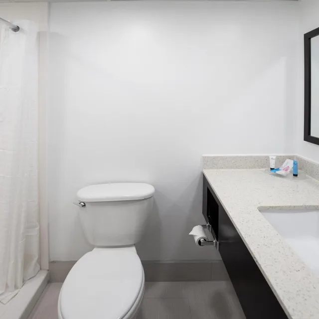 Room, 2 Queen Beds, Ocean Front، Blu Atlantic Oceanfront Hotel Suites 6/7