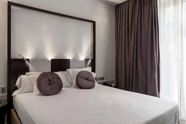 غرفة بريميوم مفردة بسرير كوين، Vincci Palace Hotel 2/7