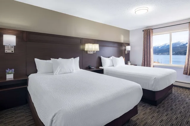 1 Bedroom, Suite, 2 Queen Beds, Water View، Ramada by Wyndham Juneau 3/4