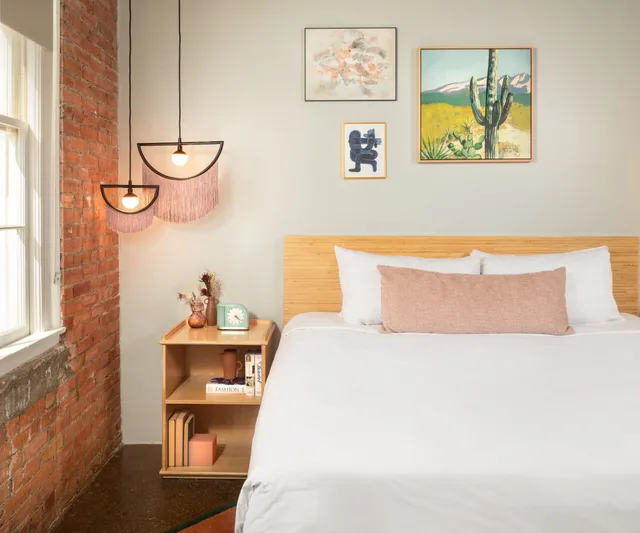 لوفت بسرير كينج، Canvas Hotel Dallas (ex. NYLO Dallas South Side) 1/5