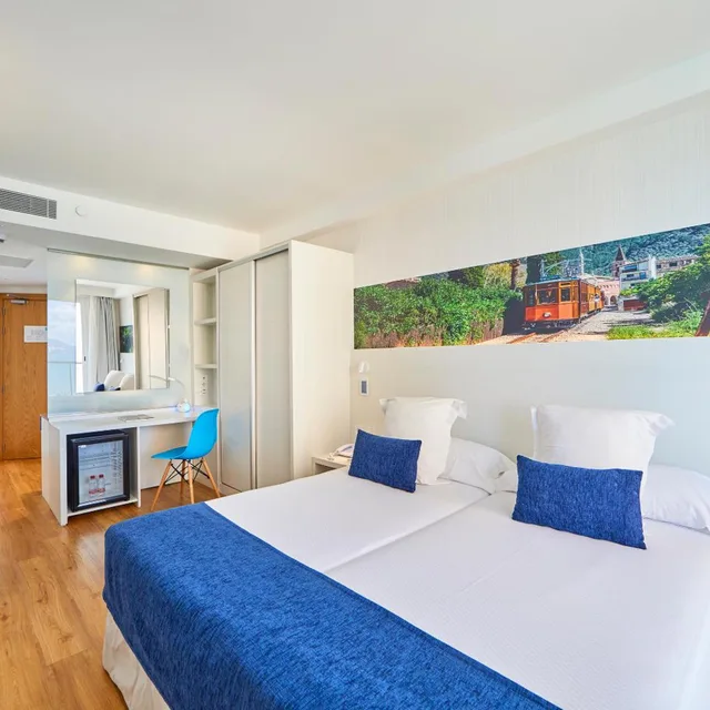 Room, Double or Twin Bed, Side Sea View، Hotel Negresco - Adults Only 6/10
