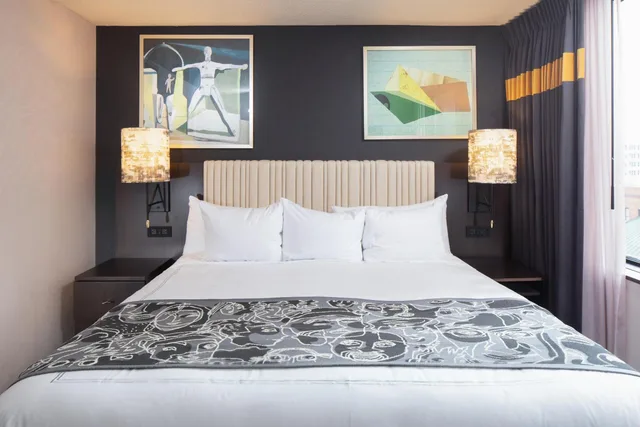 Superior, King Bed, Living Area, Saint Kate the Arts Hotel 3/7