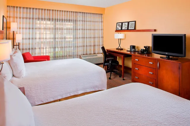 غرفة بسريرين كوين، Courtyard Orlando Airport 5/9
