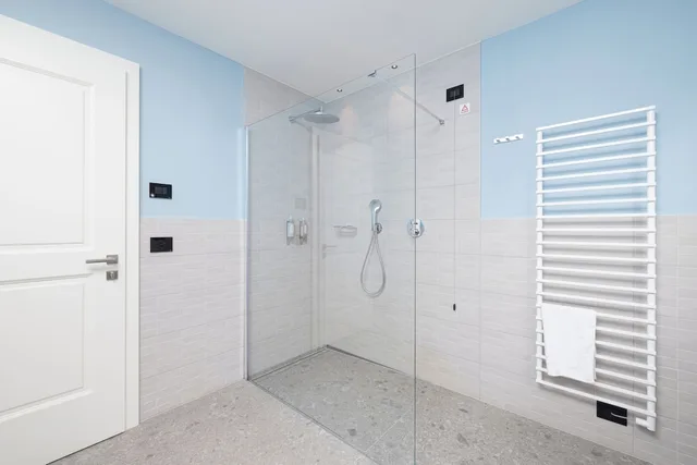 شقة إليت بسرير كينج مع أريكة، Hortenberg Homes 4/5