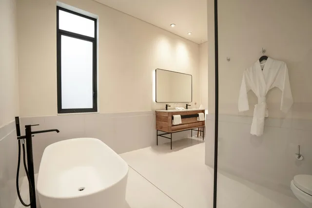 جناح بريميوم بسرير كينج، Umbral, Curio Collection by Hilton 4/9