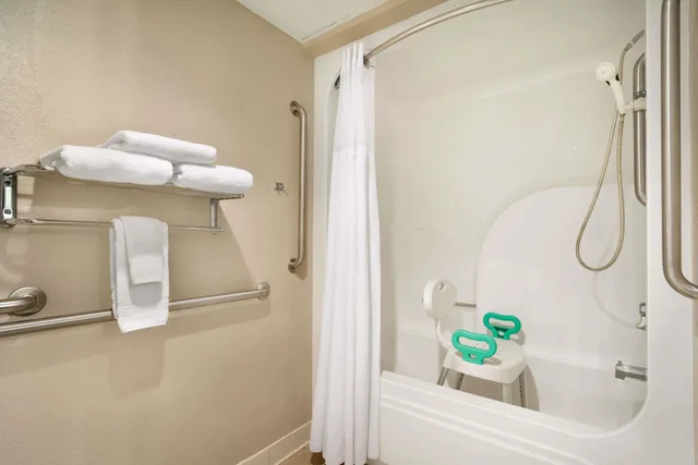 Room, 2 Double Beds, Accessible, Super 8 By Wyndham Chambersburg I-81 5/6