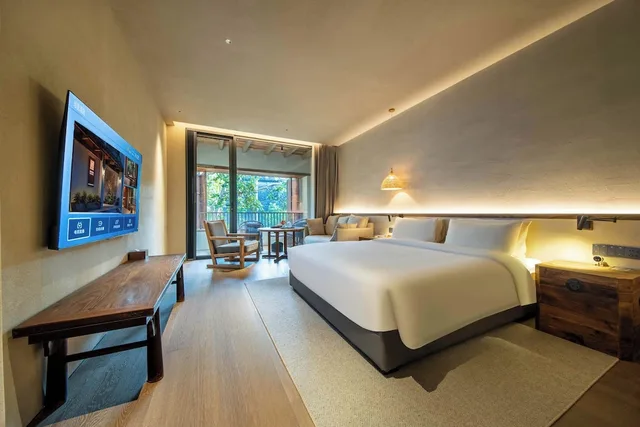 غرفة فاخرة بسرير كوين بإطلالة على الفناء بشرفة، YUANLI HOTEL 2/6