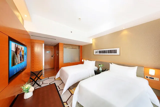 Comfort, Twin Beds, Hampton by Hilton Zhuhai Gongbei Port 1/2