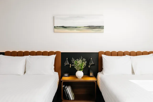 غرفة قياسية بسريرين مزدوجين، Crowne Plaza Adelaide Mawson Lakes 3/5