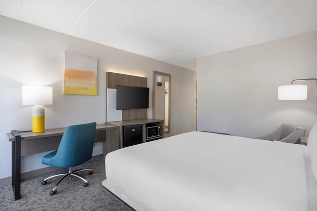 غرفة قياسية بسرير كينج بشرفة، Comfort Inn Edgewater on Hudson River 8/10