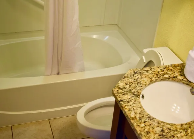2 Bedrooms, Condo, King and Twin Beds, Ocean Front, Schooner Ii Beach Racquet Club 3/3