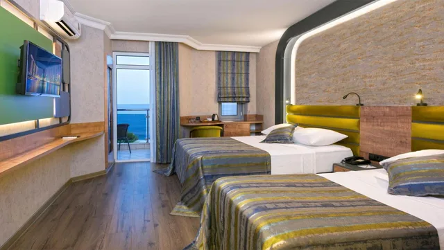 غرفة سوبيريور بسرير مزدوج أو سريرين منفصلين بإطلالة على البحر، Monart City Hotel All Inclusive 3/4
