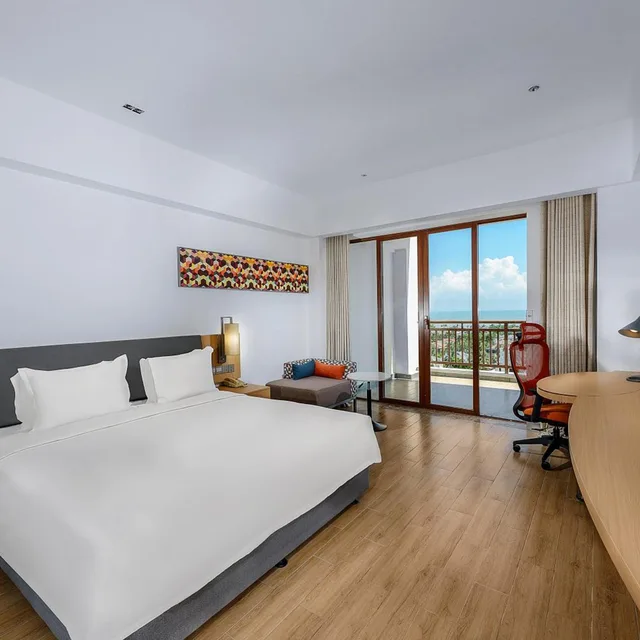 Specialty, HOLIDAY INN EXPRESS HAIKOU WEST COAST 1/2