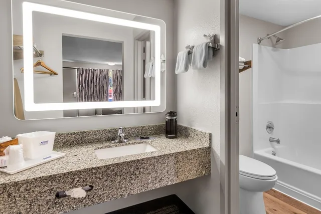 غرفة بسرير كينج، Americas Best Value Inn Douglasville 8/9