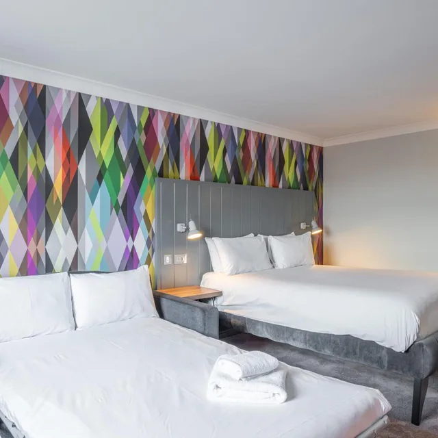 غرفة عائلية بسرير مزدوج، Village Hotel St Davids Nr Chester 1/8