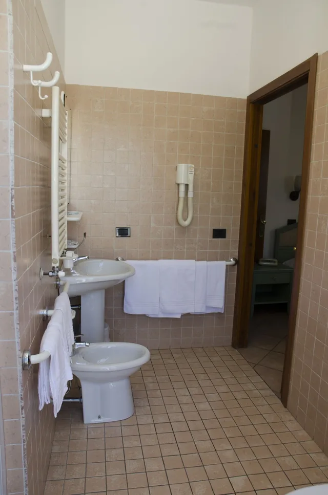 غرفة ثلاثية بسرير مزدوج وسرير فردي، Albergo Bar Cenni 5/5