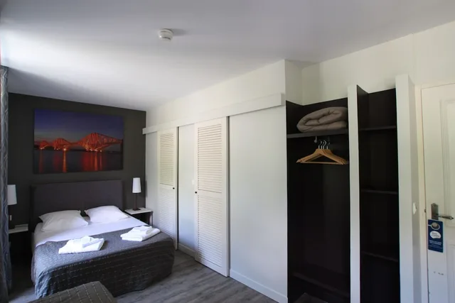 غرفة مفردة بسرير فردي، HOTEL DE L'ESTELOU 1/2