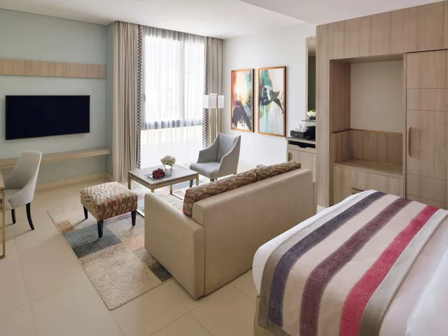 غرفة سوبيريور بسريرين منفصلين بإطلالة على المسبح، موفنبيك التحلية جدة(Movenpick Hotel Tahlia Jeddah) 5/8