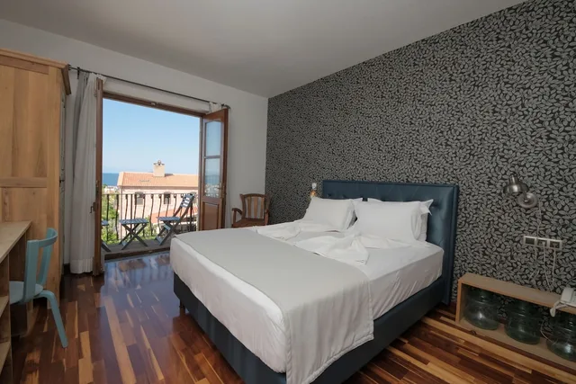 غرفة بسرير مزدوج بإطلالة على البحر بشرفة، Cunda Labris Hotel 5/10