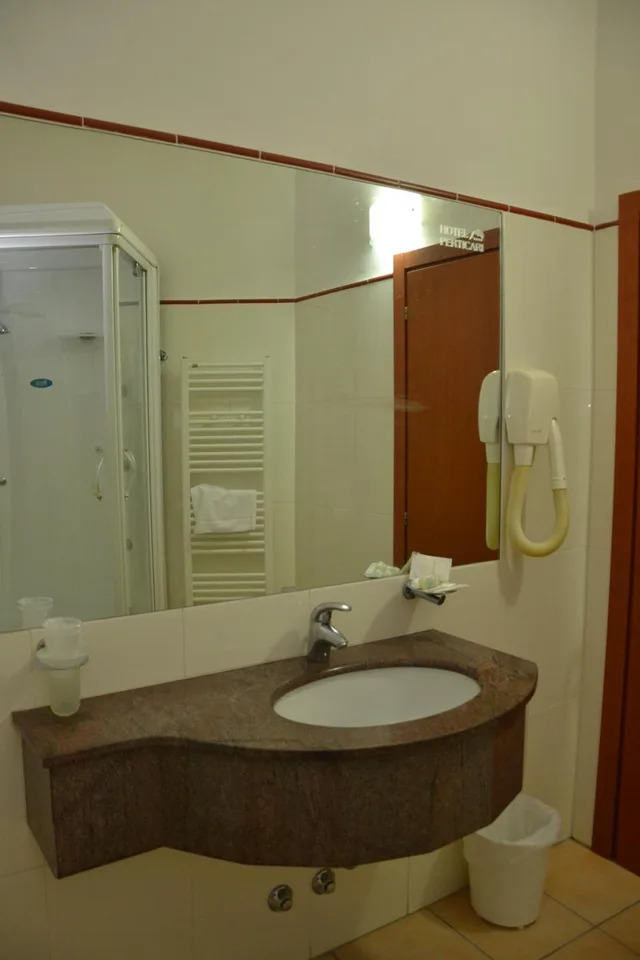 Room, Double or Twin Bed, Hotel Perticari 2/2