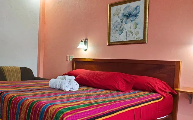 غرفة ديلوكس بسرير كينج بحمام خاص، Maya Bella Downtown Hotel 2/10