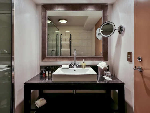 St Moritz, King Bed, Lake View, Hotel St Moritz Queenstown - MGallery 1/5