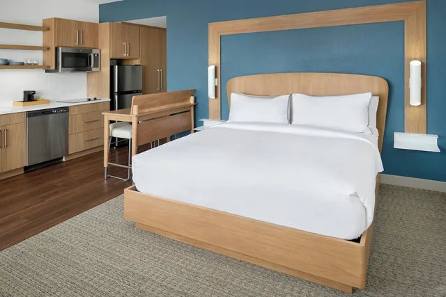 استوديو بسرير كينج مع أريكة لذوي الإعاقة، Element by Marriott Branson 2/3