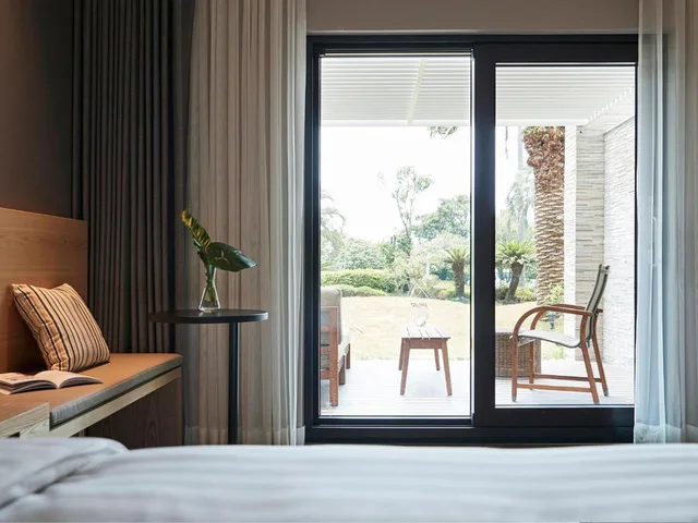 Family, Terrace, The Suites Hotel Jeju 3/5