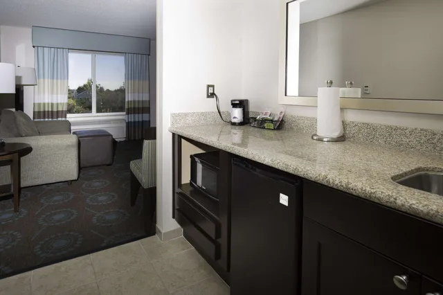 جناح استوديو بسرير كينج مع أريكة، Hampton Inn and Suites Suisun City Waterfront 4/5