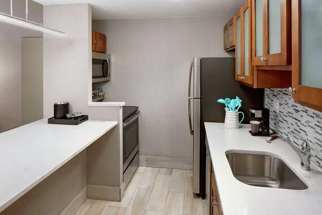 Suite, Queen Bed, Kitchen, Embassy Suites by Hilton Boston Marlborough 4/6