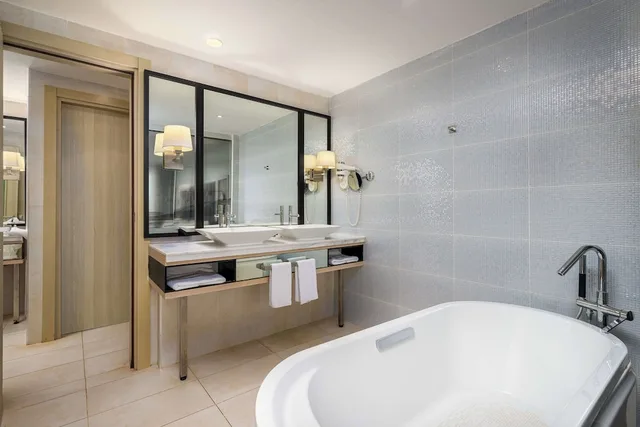 Junior Suite, King Bed, Beach Front, Lounge Access، Radisson Blu Resort Saidia Beach 5/5