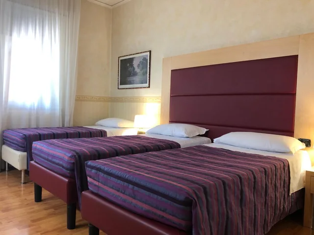 غرفة ثلاثية، Lugano Torretta 1/3