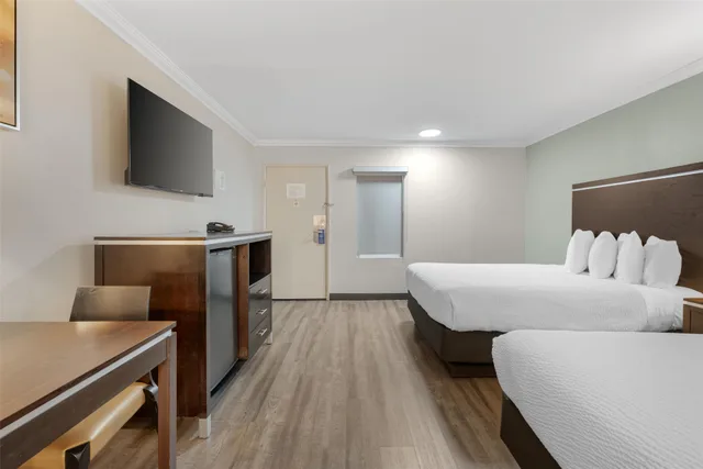 غرفة بسريرين كوين لذوي الإعاقة، Best Western Courtesy Inn - Anaheim Park Hotel 1/4