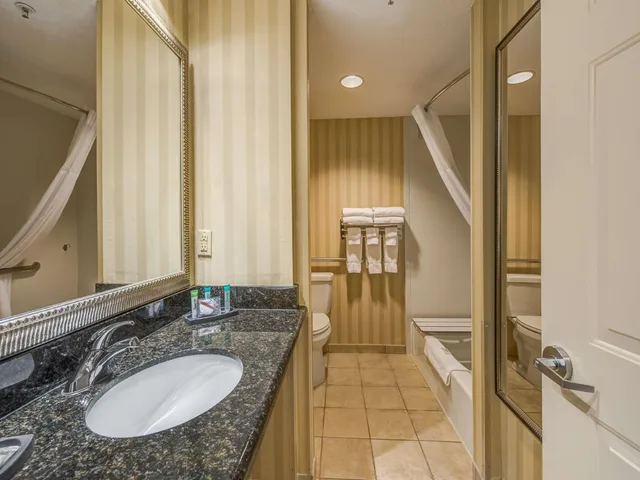 غرفة بسريرين كوين بحوض استحمام لذوي الإعاقة، Best Western Plus Canyonlands Inn 4/5