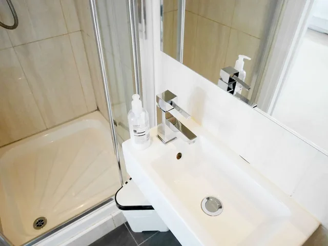 Room, Quadruple, Double and Twin Beds, Kew Rooms 8/9