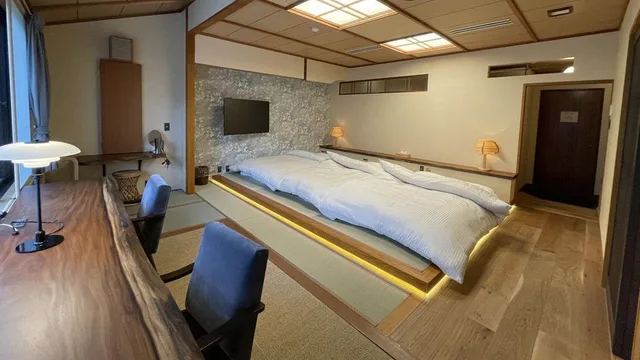 Japanese Western, 2 Rooms, Designer, Mountain View, Night View, Tatami، Yunohara Hotel 1/1