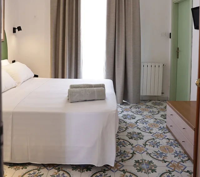 غرفة قياسية بسرير مزدوج أو سريرين منفصلين، Hotel Terme Oriente – Beach & SPA 2/4