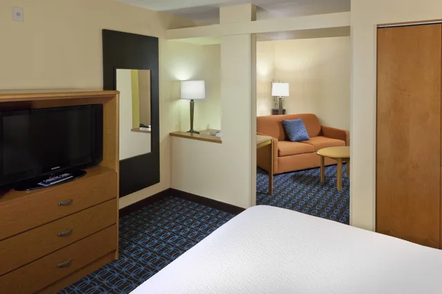 جناح تنفيذي بسريرين كوين مع أريكة، Fairfield Inn And Suites San Bernardino 2/5