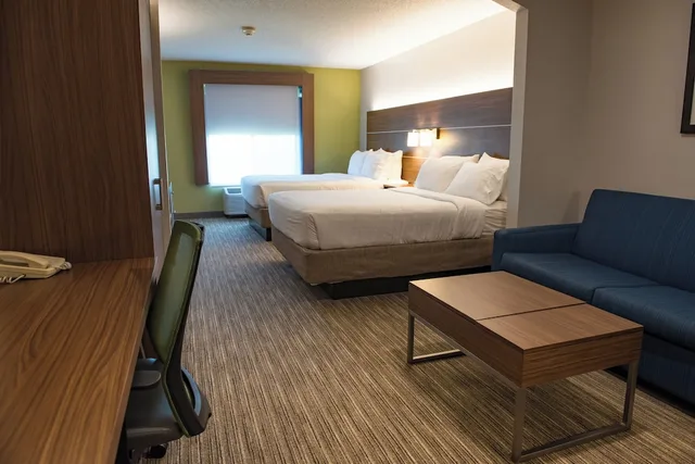 جناح بسريرين كوين، Holiday Inn Express Hotel And Suites Elkhart South 2/6